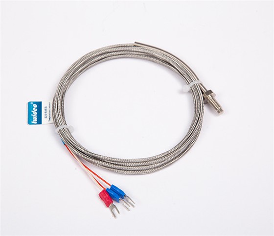 Screw type thermocouple